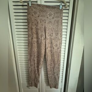 Aerie Paisley Print “Play” (Real Me) Leggings - Beige